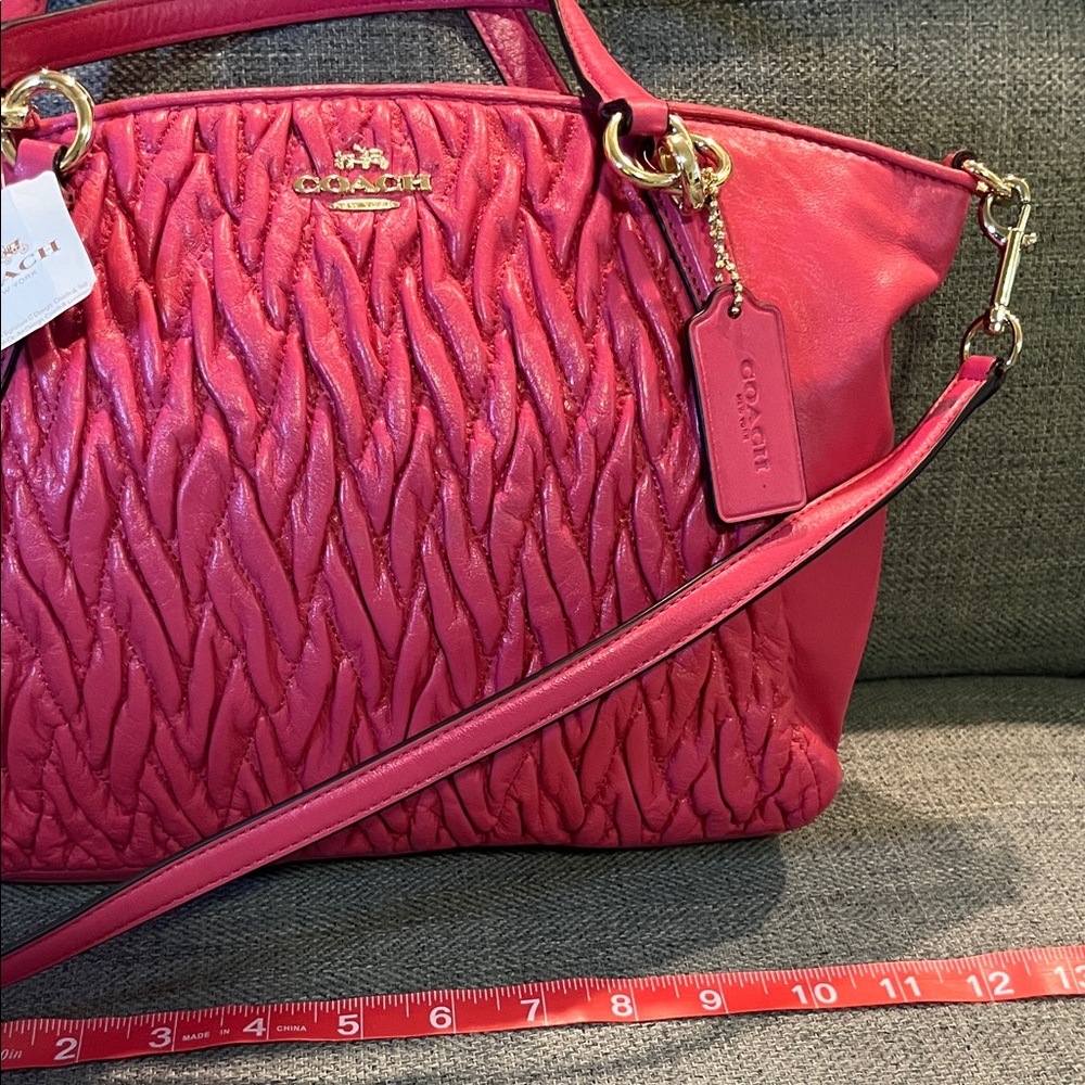 Coach Kelsy Pink Quilted Shoulder Bag in Twist Leather NWT - Picture 3 of 12